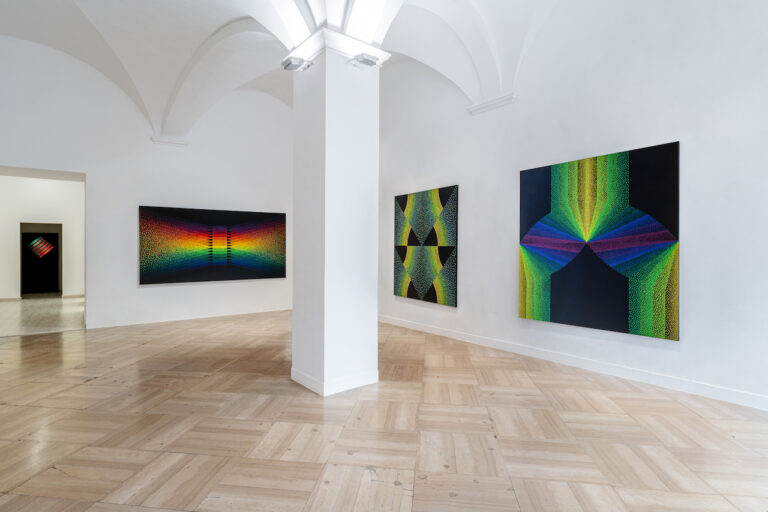 Julio Le Parc, installation view at Galleria Continua, San Gimignano, 2023. Courtesy of the artist and GALLERIA CONTINUA. Photo Ela Bialkowska, OKNO Studio