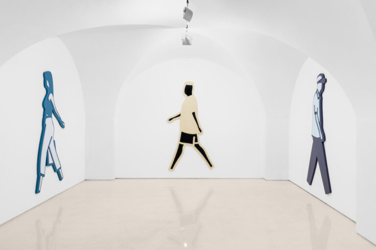 Julian Opie, Walking Figures, installation view at Galleria Valentina Bonomo, Roma, 2023. Photo © Christian Rizzo