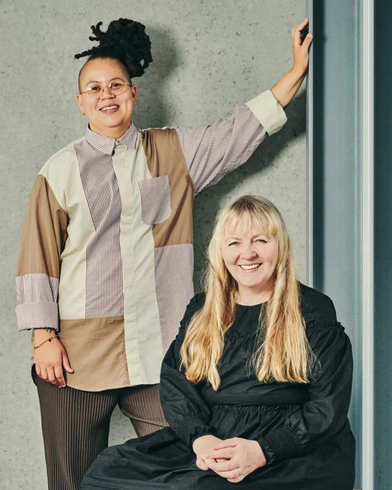 Meg Onli e Chrissie Iles, the curators for the 2024 Whitney Biennial. Photo Bryan Derballa