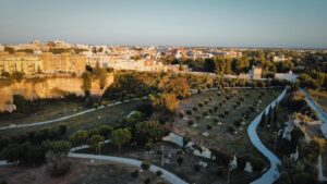 A Lecce inaugura (dopo 10 anni!) il Parco delle Cave progettato dall’architetto Alvaro Siza