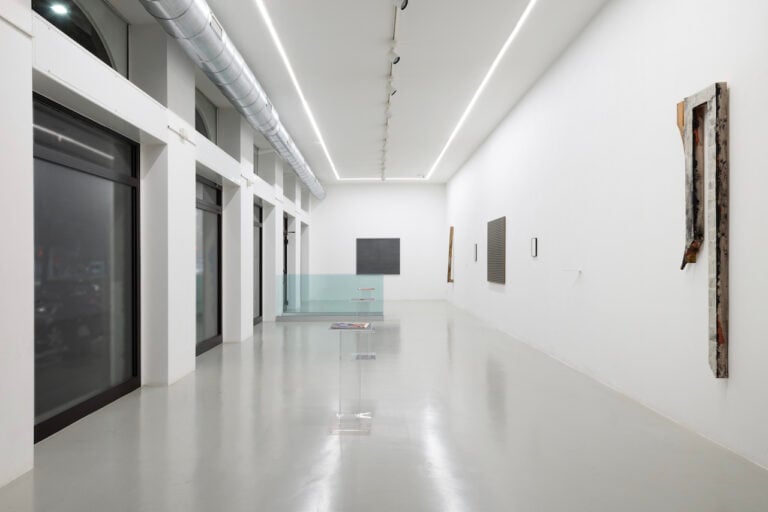 Collezione Panza, CrossWords, installation view at Osart Gallery, Milano, 2024. Courtesy Osart Gallery. Photo Fabio Mantegna