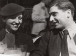 Fred Stein, Gerda Taro e Robert Capa, Cafe de Dome, Paris, 1936 © Estate Fred Stein, Courtesy International Center of Photography