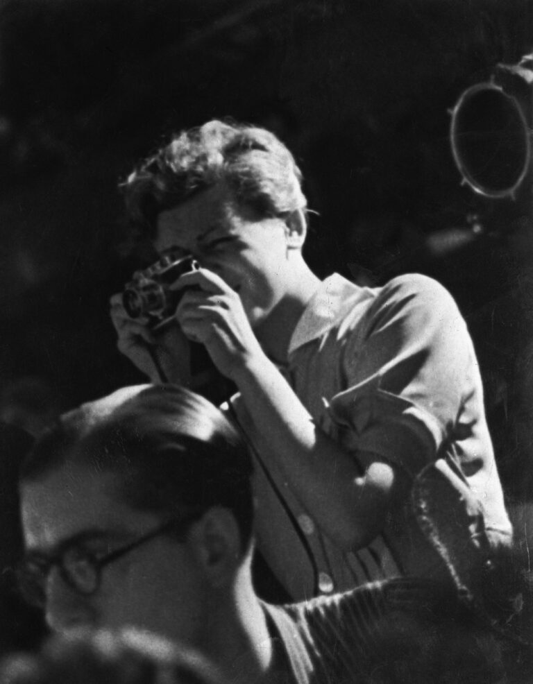 Robert Capa Gerda Taro on the Spanish front at Guadalajara in 1937 not long before she was killed Spain Robert Capa © International Center of Photography / Magnum Photos