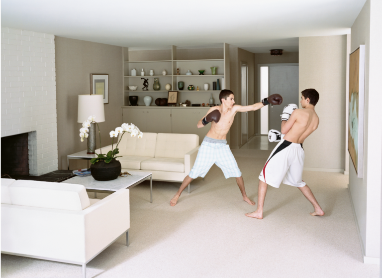 Jeff Wall, Boxing, 2011, stampa lightjet, 215 x 295 cm. Courtesy of the artist