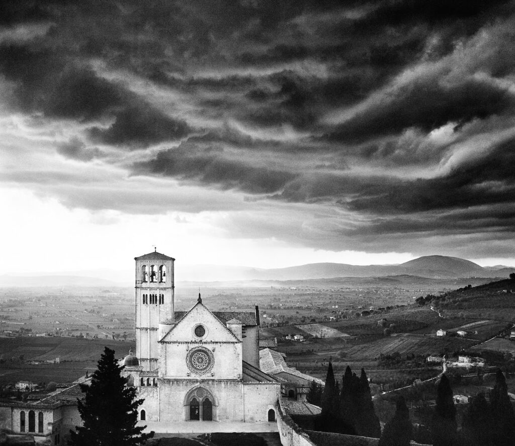 Elio Ciol – Assisi tra Cieli e terra