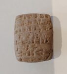 Civiltà babilonese, terzo millennio a.C. tavoletta con iscrizione cuneiforme, courtesy of Mutina Ars Antiqua