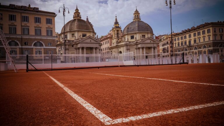 Il campo degli Internazionali di tennis a piazza del Popolo, Roma