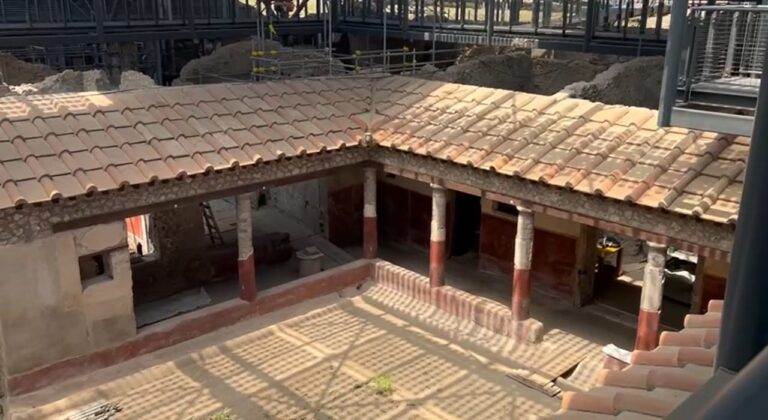 L'Insula dei Casti Amanti e il nuovo percorso sopraelevato di Pompei