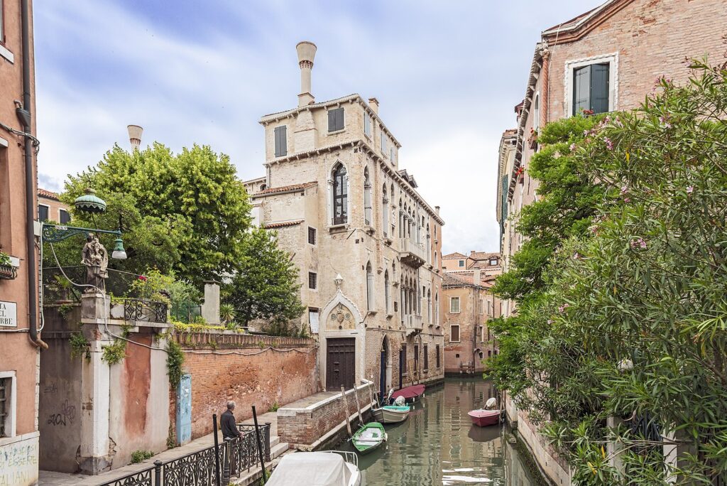 Bottega Veneta inaugura il suo spazio a Venezia. In un palazzo storico dedicato alle origini della maison