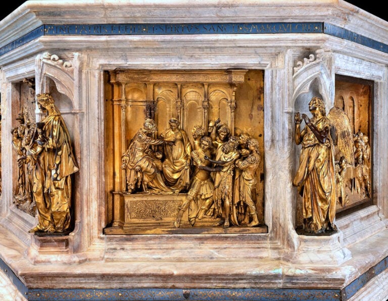 Fonte battesimale del Duomo di Siena, lato con la Cattura del Battista di Lorenzo Ghiberti, dopo il restauro. Photo Bruno Bruchi