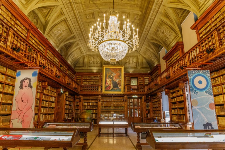 Enrico Baj, Libri in libertà, installation view at Biblioteca Braidense, Milano, 2024