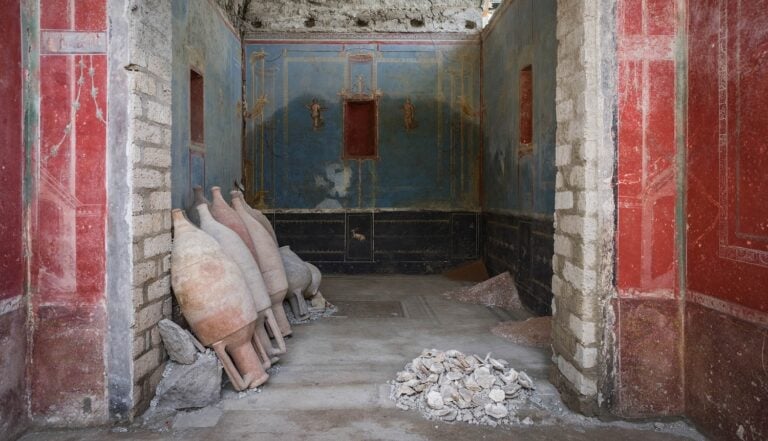 Sacrario dalle pareti azzurre, Insula 10, IX Regio, Parco archeologico di Pompei