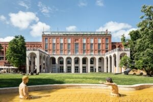 Gucci sempre più legata ai musei: dopo la mostra al Madre di Napoli sfilerà alla Triennale di Milano