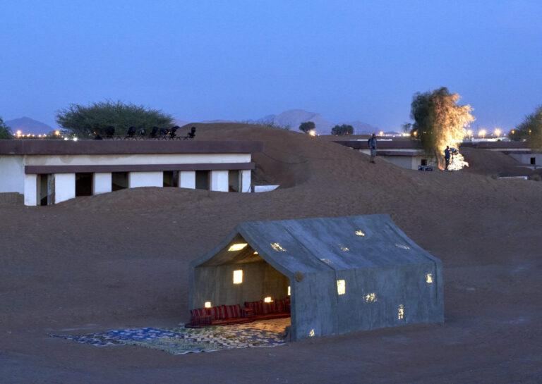 Concrete Tent by DAAR. Foto courtesy DAAR