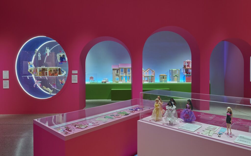 Barbie, exhibition view at Design Museum Londra. Photo Jo Underhill for the Design Museum