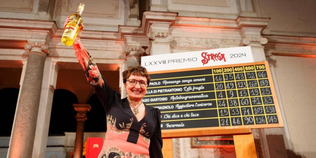 Premio Strega 2024 lo vince la scrittrice Donatella Di Pietrantonio tra le polemiche