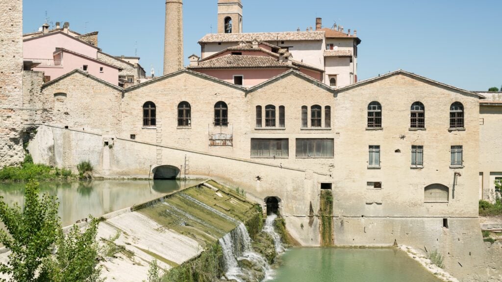 Ex Lanificio Carotti, Fermignano. Photo Alessandro Nanni