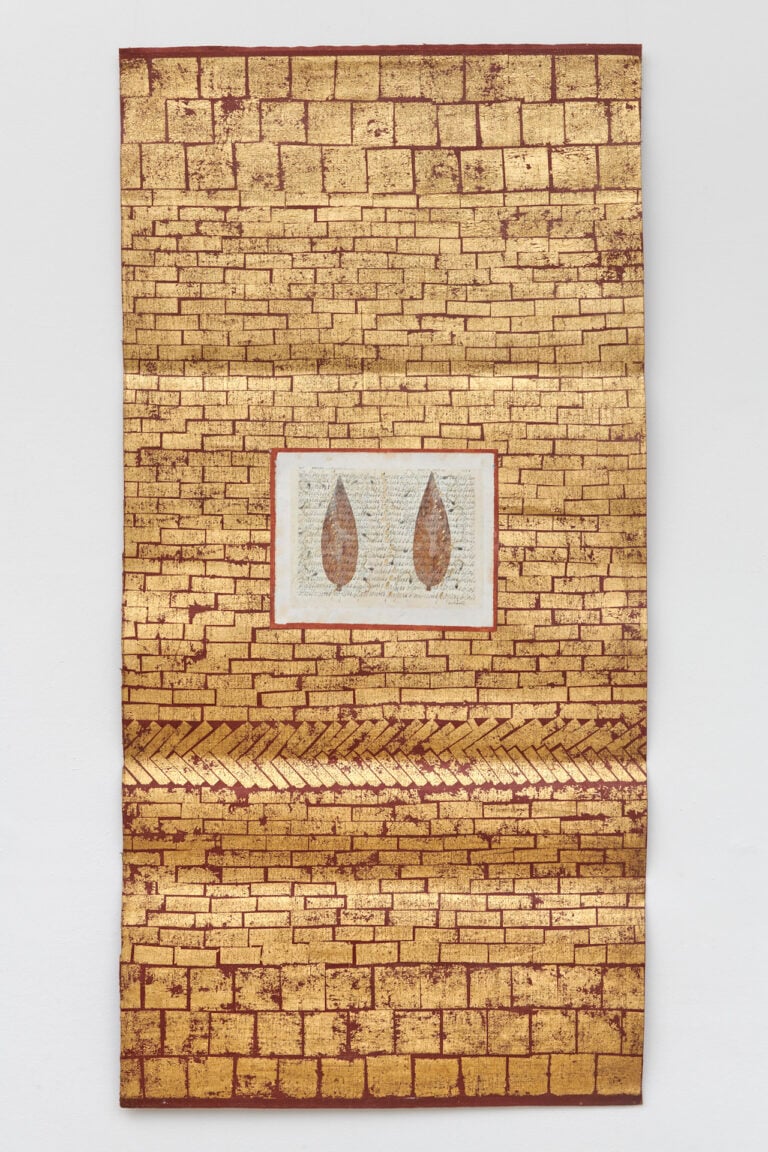 Greta SCHÖDL, Untitled, 1990, Gold leaf on canvas, with mixed media on handmade paper collaged on top. Courtesy Richard Saltoun Gallery, © Greta Schodl