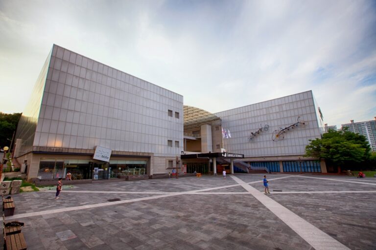 Gwangju Biennale Exhibition Hall. Image courtesy of the Gwangju Biennale Foundation