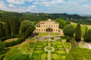 In vendita la villa a Firenze dove abitò anche la Monna Lisa. Bastano 18 milioni di euro