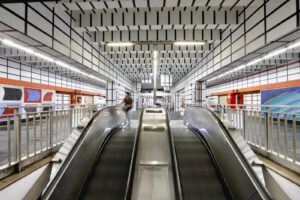 A Roma una stazione della metro riapre tutta nuova con una grande opera d’arte in collaborazione col Maxxi