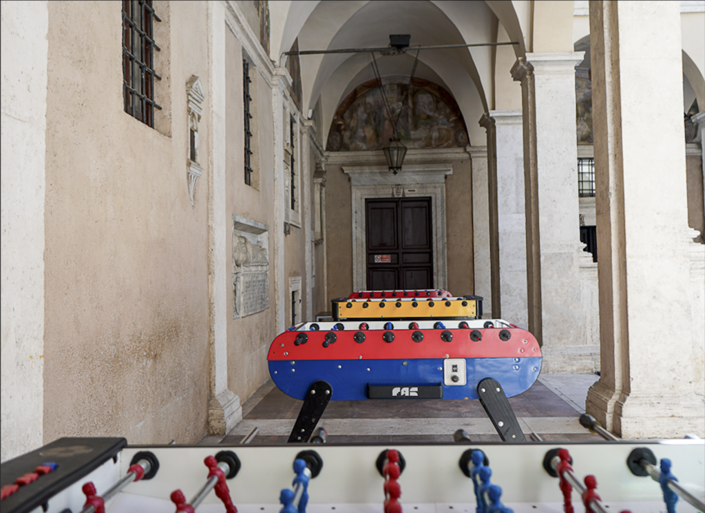 Al Chiostro del Bramante di Roma questa estate si gioca a scacchi e ping pong