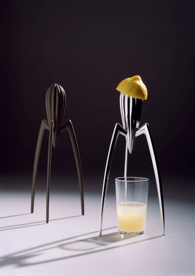 Studio Ballo+Ballo, 1991. Spremiagrumi “Juicy Salif”, Philippe Starck per Alessi, diapositiva a colori, 18 x 13 cm, CAFMi, Archivio Ballo+Ballo