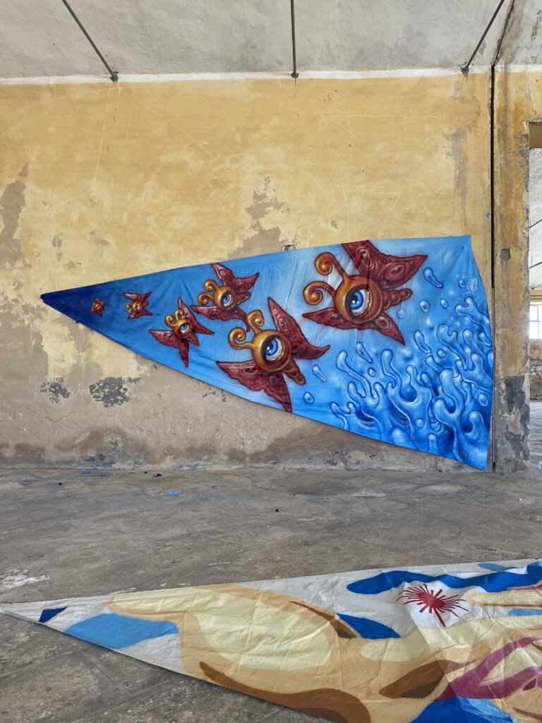 vela dautorewonabc 900x1200 1 In Puglia le vele disegnate dagli street artist navigano sul mare di Monopoli. Le foto