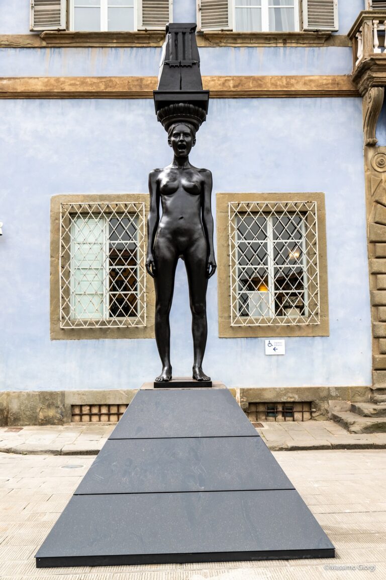 Alexey Morosov, Caryatid Metaphysical, Via Pietro Toselli, Palazzo Blu. Photo Massimo Giorgi