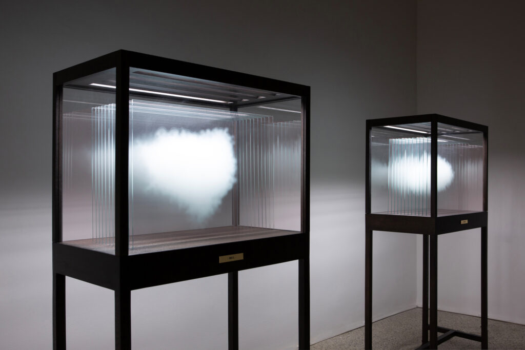 Abbracciare l’incertezza nella mostra di Leandro Erlich a San Gimignano