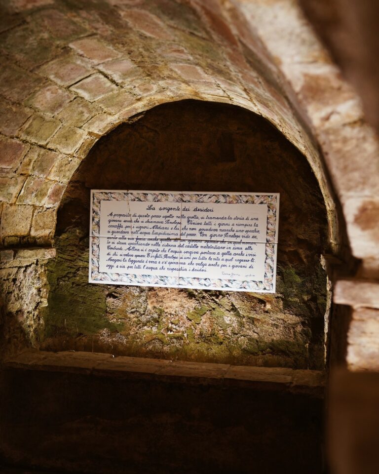 la sorgente dei desideri nella grotta delle colombaie alla sangiovesa La storia del ristorante-museo di Santarcangelo, nella Romagna di Tonino Guerra