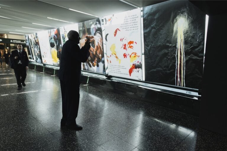 Omar Hassan, Exit Lights, Aeroporto di Milano Malpensa. Photo indja photostudio