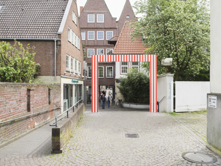 Skulpter Projekte 1987, Daniel Buren, 4Tore, Photo Hubertus Huvermann