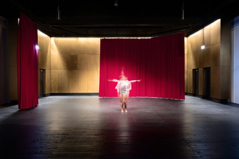 STARTT – FLEXI. Ridotto del Teatro Rossini di Pesaro. Photo Alessandro Penso, courtesy of STARTT