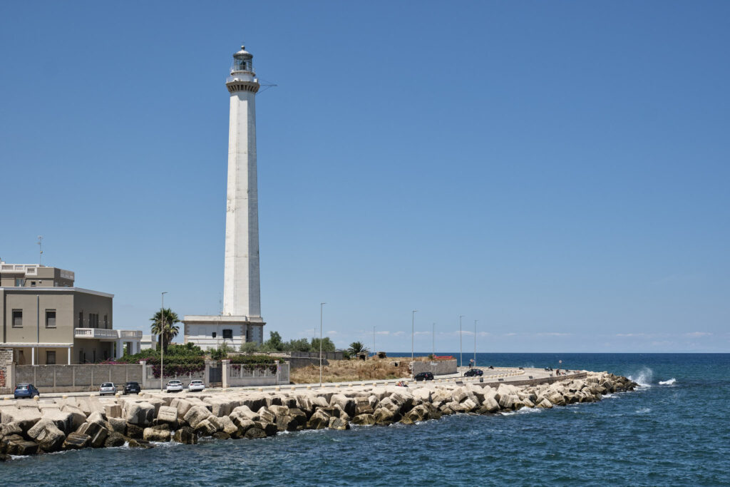 Fari e torri del fuoco segreto