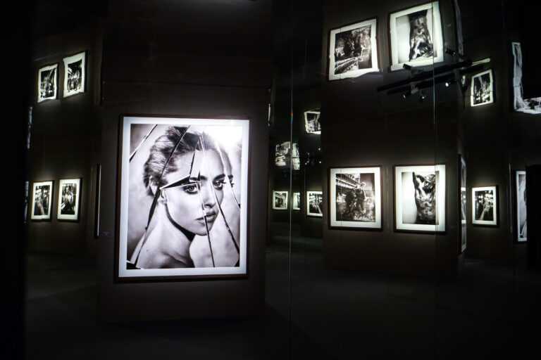 Vincent Peters, Timeless Time. Installation view a Palazzo Bonaparte, Roma, 2024