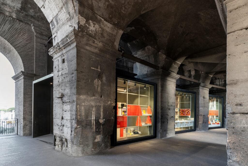 Le librerie all’interno del Colosseo sono tra i punti vendita più belli al mondo