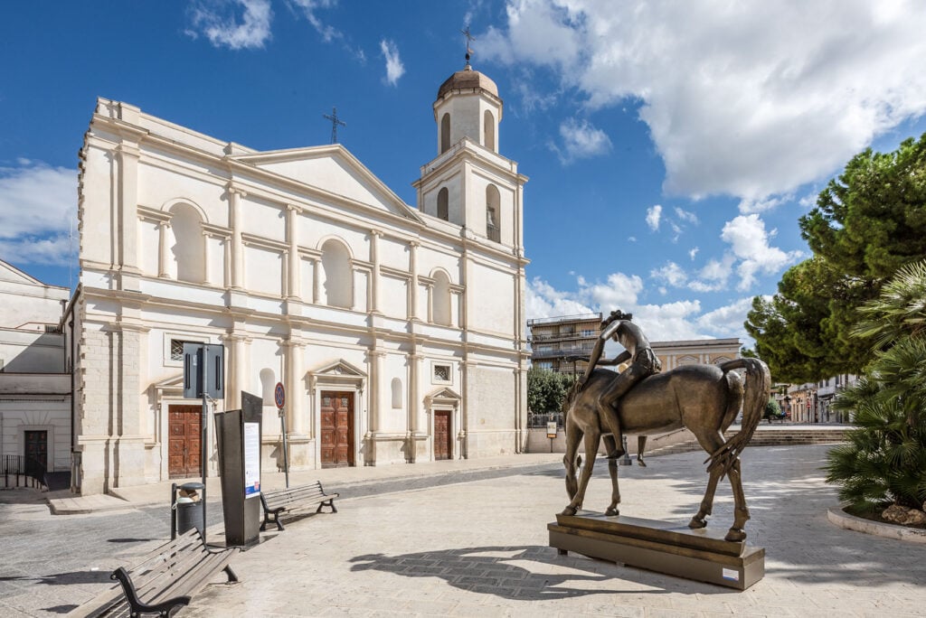 In Puglia le opere di sei artisti del Novecento valorizzano i cantieri di restauro dei monumenti