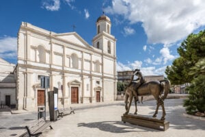 In Puglia le opere di sei artisti del Novecento valorizzano i cantieri di restauro dei monumenti