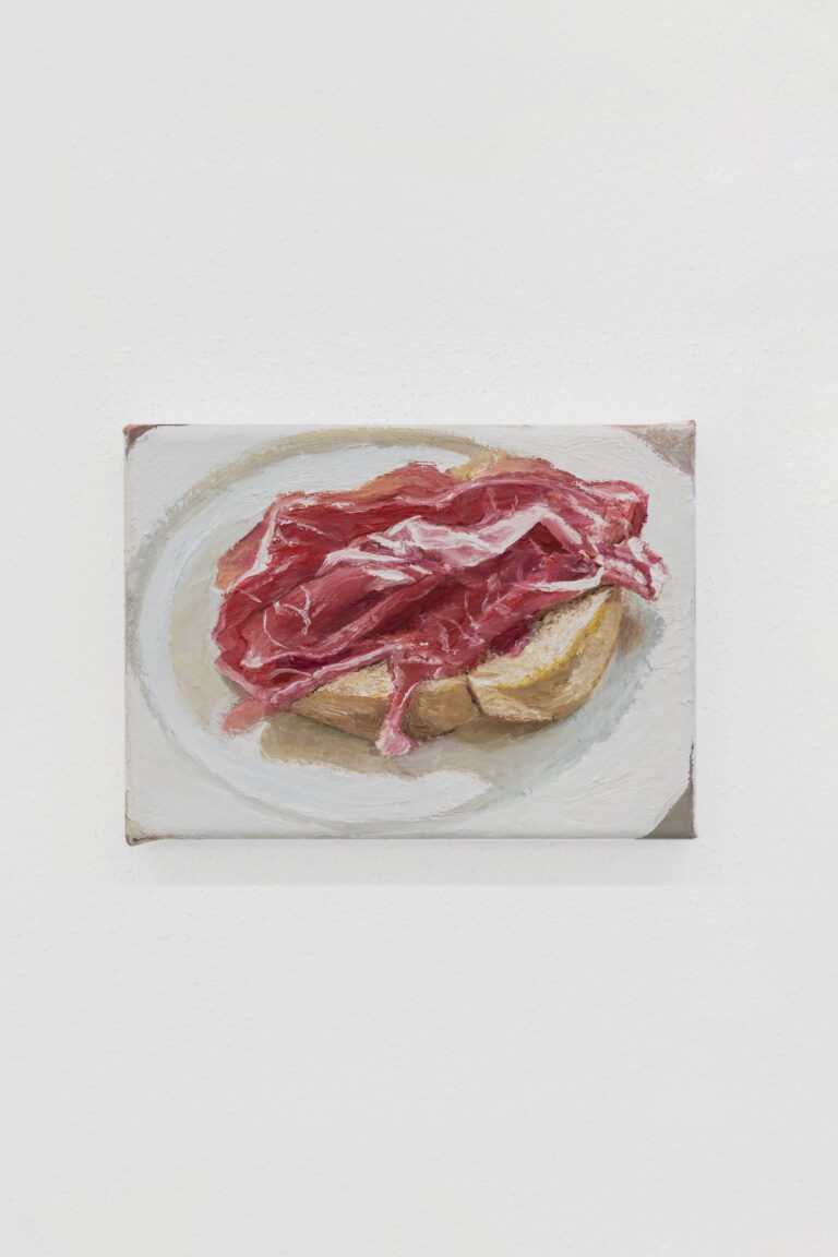 Giovanni Copelli, Panino, 2024, Olio su tela, 13 x 18 cm, Courtesy l'artista e Ondo, Ph Leonardo Morfini