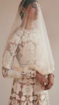 Abito da sposa white wedding di Sabayasachi. Courtesy Sabayasachi