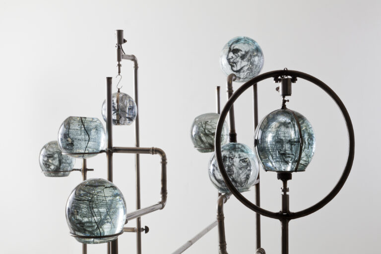 Transparently incoherent: le contraddizioni dell’arte alla Glass Week di Venezia 