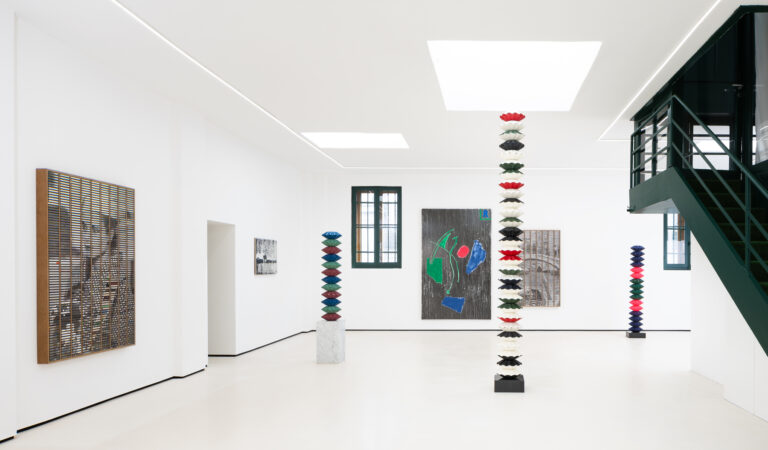 Gregor Hildebrandt, installation view della mostra presso Wentrup Gallery, Venezia, 2024