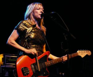 Come mantenere vive le opere d’arte e gli artisti? I casi di Kim Gordon e dei Melvins