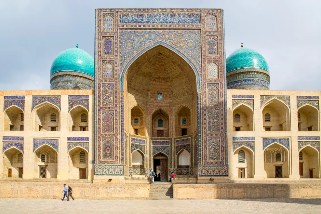 La mdarasa Mir-i-Arab. Photo Raimund Franken - ullstein bild - Getty Images