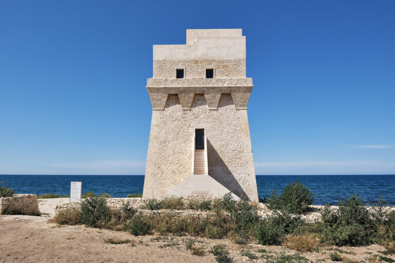 Torre Calderina, Molfetta. Photo Marino Colucci