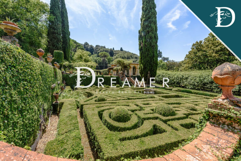 Villa Decamerone Credits Dreamer