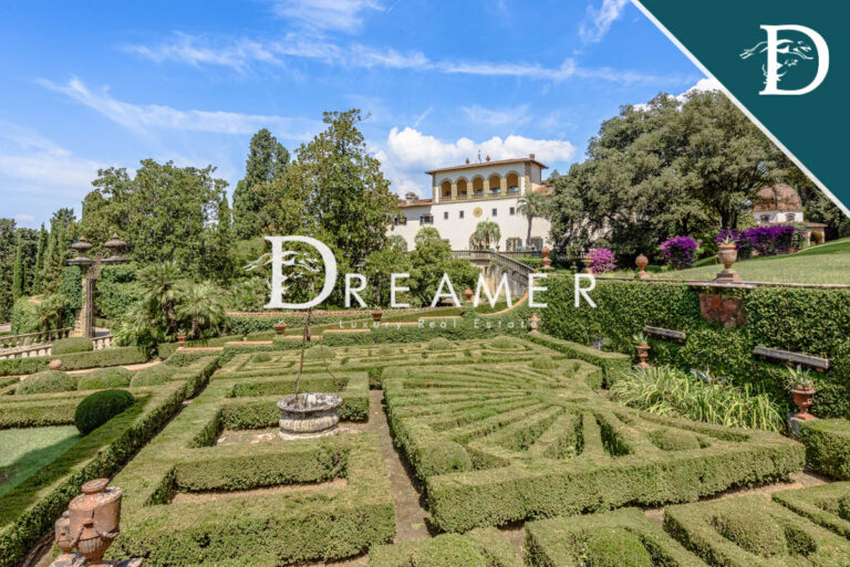 Villa Decamerone Credits Dreamer