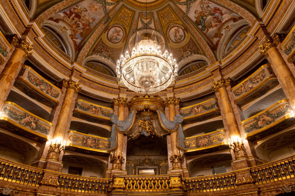 Il prezioso Teatro di Corte della Reggia di Caserta riapre al pubblico