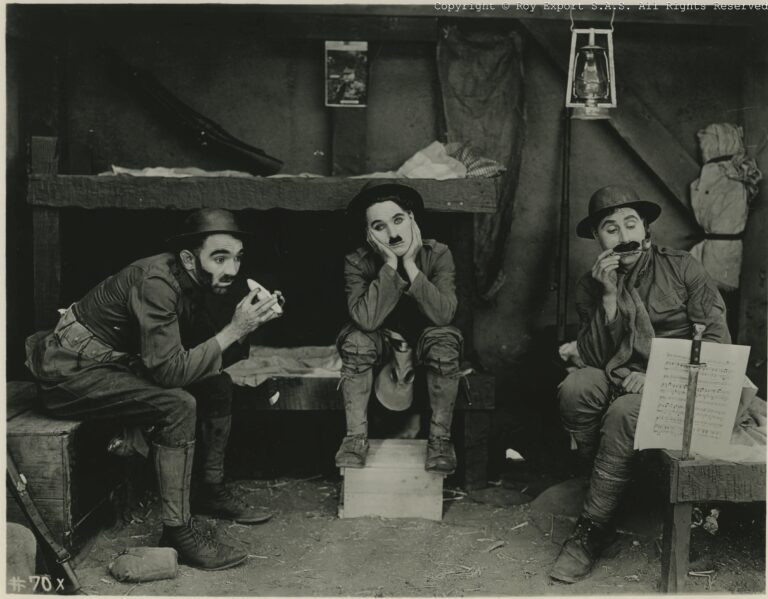 Charlot soldato di Charlie Chaplin, 1918. Courtesy Rai Cultura